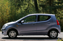 Tvillingebilerne Nissan Pixo (billedet) og Suzuki Alto har bedste totaløkonomi blandt femdørs-bilerne.