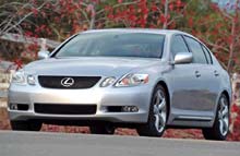 Tredje generation af Lexus GS med mere kraftfuldt udtryk, optimerede k&oslash;reegenskaber og avanceret teknologi.