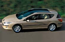 Peugeot 407 SW har et k&aelig;mpe panorama glastag.