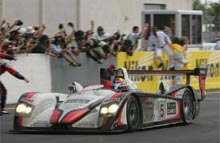 Det afg&oslash;rende &oslash;jeblik i det historiske Le Mans-l&oslash;b.