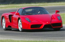 Ferrari Enzo til 14 millioner kroner er et af trækplastrene til Sportscar Event 2004. Enzo stiller op på KTI den 22. august.