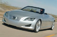 Med et tryk p&aring; en knap forvandles konceptbilen fra coupe, til targa cabriolet eller roadster.