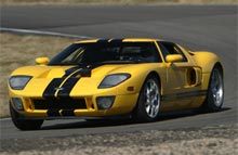 En af stjernerne til Sportscar Event 2005: En ufattelig gul Ford GT.