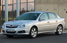 Topdesign og teknologi: Opel pr&aelig;senterer den nye udgave af Opel Vectra.
