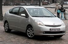 Toyota Danmark ser sig nu nødsaget til at reeksportere deres lager af den miljøvenlig Toyota Prius på grund af det høje afgiftsniveau.