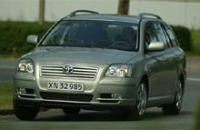 Med 450 solgte biler lagde Toyota Avensis sig i en klar f&oslash;rerposition i forhold til nummer to Hyundai Getz, der solgte i 369 eksemplarer.