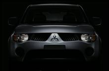 Den nye Mitsubishi L200 f&aring;r Europa premiere p&aring; Bologna Motor Show den 1. december 2005.