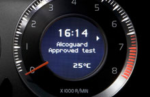 Resultatet af testen af udåndingsluften kan aflæses i bilens informationsdisplay.
