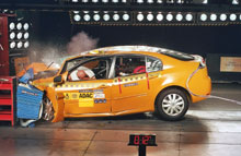 Her er kollisionshastigheden 80 km/t som resultat af blot en 10 km/t h&oslash;jere k&oslash;rehastighed med udgangspunkt i 110 km/t i stedet for 100.