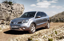 Renault Koleos er en bil, der b&aring;de egner sig til k&oslash;rsel i byen og i barskt off road terr&aelig;n.