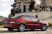 Om det lige bliver S60, der vil kunne k&oslash;re 100 km p&aring; el, vides ikke. Men en s&aring;dan Volvo kommer.