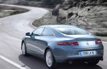 En fr&aelig;k h&aelig;k - s&aring;dan kommer mange til at opleve den ny Laguna Coup&eacute;.