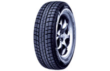 S&aring; er det ved at v&aelig;re tiden at s&aelig;tte vinterd&aelig;k p&aring; bilen. Foto: Michelin.