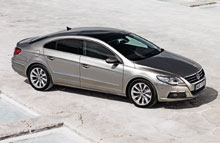 VW Passat - her i den smukke coup&eacute;udgave - blev vinder i julem&aring;neden.