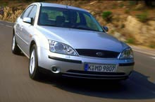 Den nye Ford Mondeo er en af de få biler, der kan udvise gode salgstal for 2001.