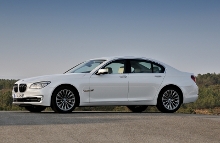 Den nye BMW 7-serie lanceres i juli 2012. Priserne vil blive offentliggjort snarest muligt.