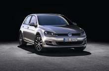 I weekenden d. 17. - 18. november åbner de danske Volkswagen-forhandlere endelig dørene og viser den nye Golf.