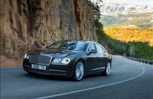 El-gardiner, køleskab og wifi er den del af komforten i den nye Bentley Flying Spur, der er lynhurtig og ganske tørstig.