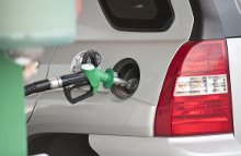 Tommelfingerreglen er, at når man kører under 15.000 km om året, så skal man have benzin. Kører man over 20.000 km, er diesel udgangspunktet.
