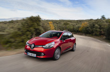 Renault Clio er med 119.000 solgte i Frankrig den bedst sælgende i segmentet. Yderligere 273.000 er blevet solgt udenfor Frankrig.