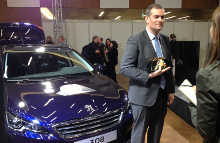 En jury bestående af 58 motorjournalister fra 22 europæiske lande har netop til tildelt den nye Peugeot 308 den prestigefyldte pris: ”Car of the Year” 2014.