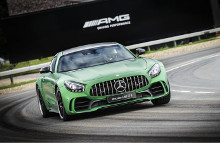 Specielt købere af AMG GT C Roadster kan nyde godt af udvalgte tekniske features fra AMG GT R, inklusiv aktiv styring via bagakslen.