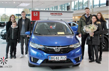  Den nye Honda blev overrakt ved Honda i Odense, V Holm Jensen A/S, Nyborgvej 240-260, 5220 Odense SØ.