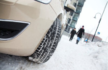Fordelingen mellem biler på henholdsvis vinterdæk og sommerdæk blev opgjort til, at hele 88 % kører på det rigtige dæk til årstiden, nemlig vinterdæk