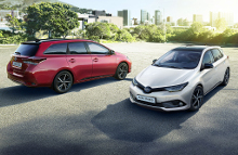 Den nye Auris Prestige kan fås fra 265.990 kr. og er allerede trillet ud til Toyota-forhandlere over hele landet.