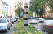 Det kan v&aelig;re dyrt at f&aring; en 'hilsen' med hjem fra sommerens k&oslash;r selv-ferie. Flere europ&aelig;iske lande har som i Danmark nemlig h&oslash;je b&oslash;der for trafikforseelser.