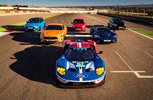 Otte modeller fra Ford Performance, mens de kørte afsted i intervaller 