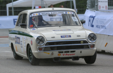 Le Mans kongen Tom Kristensen kører med racerprinsen HKH Prins Joachim i denne Lotus Cortina.