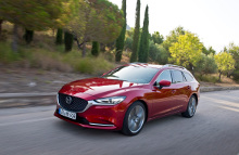 Nyt design, opdateret teknik og en udstyrsliste uden sidestykke. Priserne på den nye Mazda6 starter fra kr. 293.995,-
