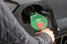 Selv om benzin og diesel i Danmark og resten af Europa fra oktober vil blive mærket med de nye brændstofmærker, vil brændstoffet stadig være det samme.  (Foto: FDM)