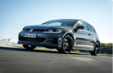 Golf GTI TCR er inspireret af baneraceren af samme navn og byder på en mere kompromisløs køreoplevelse.