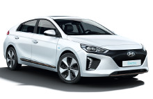 For andet år i træk indtager Hyundai IONIQ electric en fornem førsteplads på den tyske bilistorganisation ADACs liste over markedets mest bæredygtige biler.