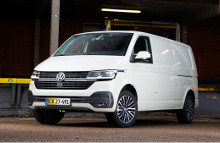 Den nye Transporter 6.1 er landet i Danmark til priser fra 173.977 kr.