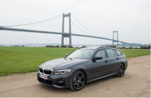 ”En sjov, hurtig og komfortabel køremaskine”. Tre stærke argumenter for at BMW 320d Touring nu kan kalde sig ”Businessbilen 2020”.