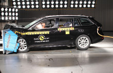 Børnefamilier og andre kan fortsat trygt køre Skoda Octavia. Den rummelige tjekke kører fem sikre Euro NCAP-stjerner i hus i ny Euro NCAP-test.