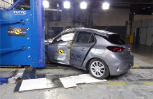 Euro NCAP skærper endnu en gang kravene til sikkerheden i nye biler. Blandt andet øges kravene til sikkerheden i tilfælde af en sidekollision. (Foto: FDM/Euro NCAP)