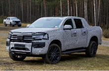 Lige nu tester Volkswagen camouflerede prototyper af den nye Amarok på og uden for vejene.