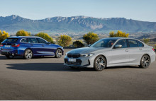 Gearv&aelig;lgeren med ottetrins Steptronic automatgear er ligeledes redesignet og er nu centraliseret i midterkonsollen sammen med start/stop-knappen,