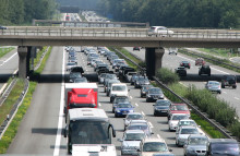 H&oslash;js&aelig;son for vejarbejde og t&aelig;t ferietrafik kan g&oslash;re k&oslash;r selv-ferien til en pr&oslash;velse.