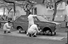 Til juni ruller den sidste Fiesta af samlebåndet på fabrikken i Köln. Se Tidslinjen over Ford Fiesta gennem årene nederst i artiklen.