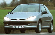 Peugeot 206 røg helt til tops i salgsstatistikken med et samlet salg på 586 biler i september svarende til 6,8 procent af det samlede personbilssalg herhjemme.