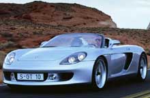 Bilen på billedet er koncept-forløberen til Porsche V10 Carrera GT, en høj-effektiv supersportsvogn med baghjulstræk.